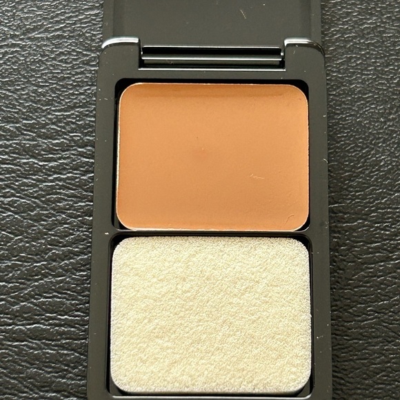 Elizabeth Arden Other - Elizabeth Arden Flawless Finish Sponge-on Cream Makeup / 06 TOASTY BEIGE / MINI